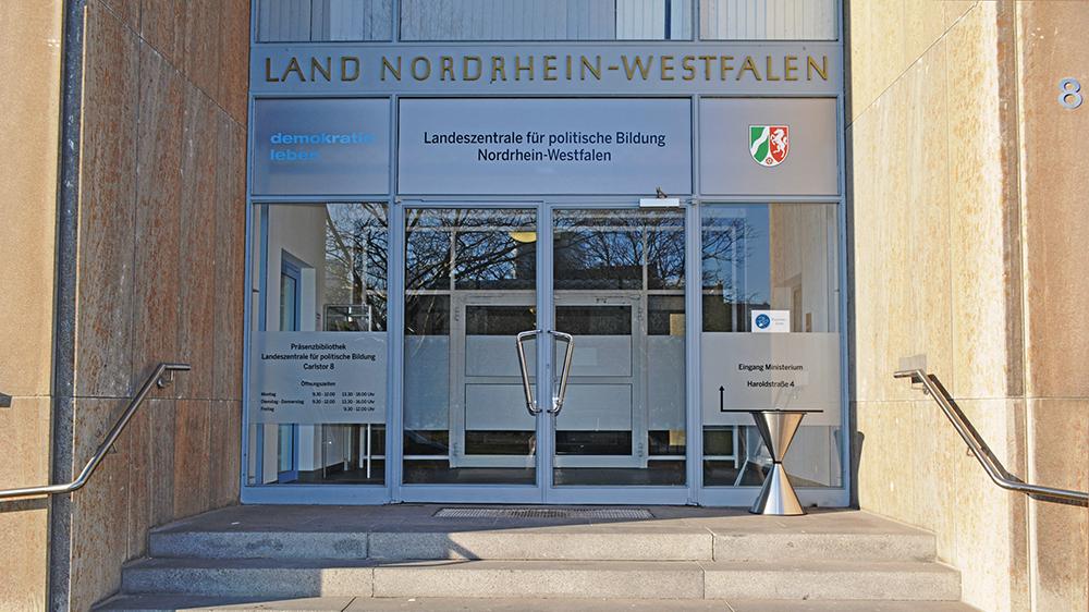 Publikationen: Landeszentrale Für Politische Bildung Nordrhein-Westfalen