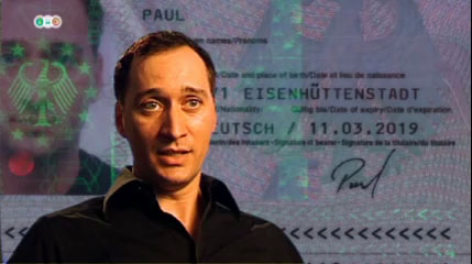 Foto Paul von Dyk, im Hintergrund sein Personalausweis.